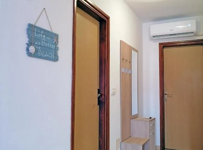 Suzie Q - Intermezzo With Sea View Apartament *
