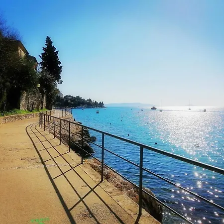 Suzie Q - Intermezzo With Sea View Apartman