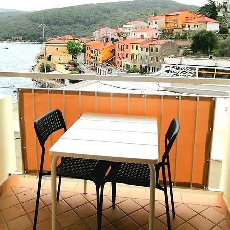 Suzie Q - Intermezzo With Sea View Apartment Rabac